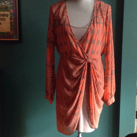 BCBGeneration Dresses & Skirts - BCBG Generation peach and tan printed dress